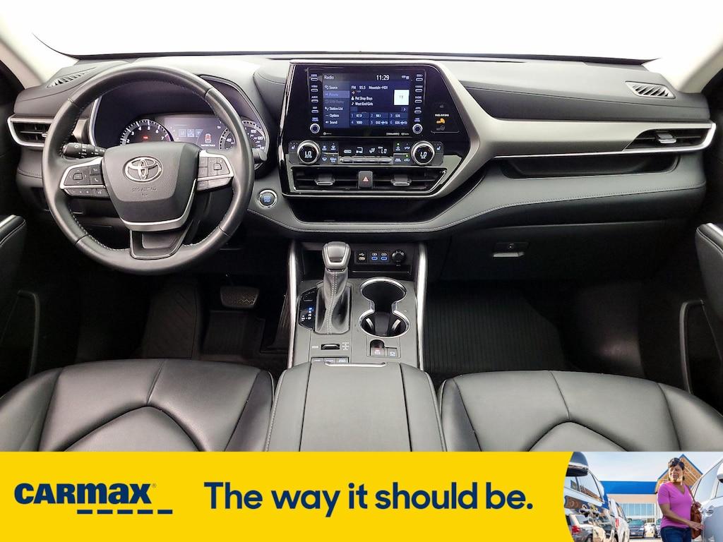 used 2022 Toyota Highlander car, priced at $36,998