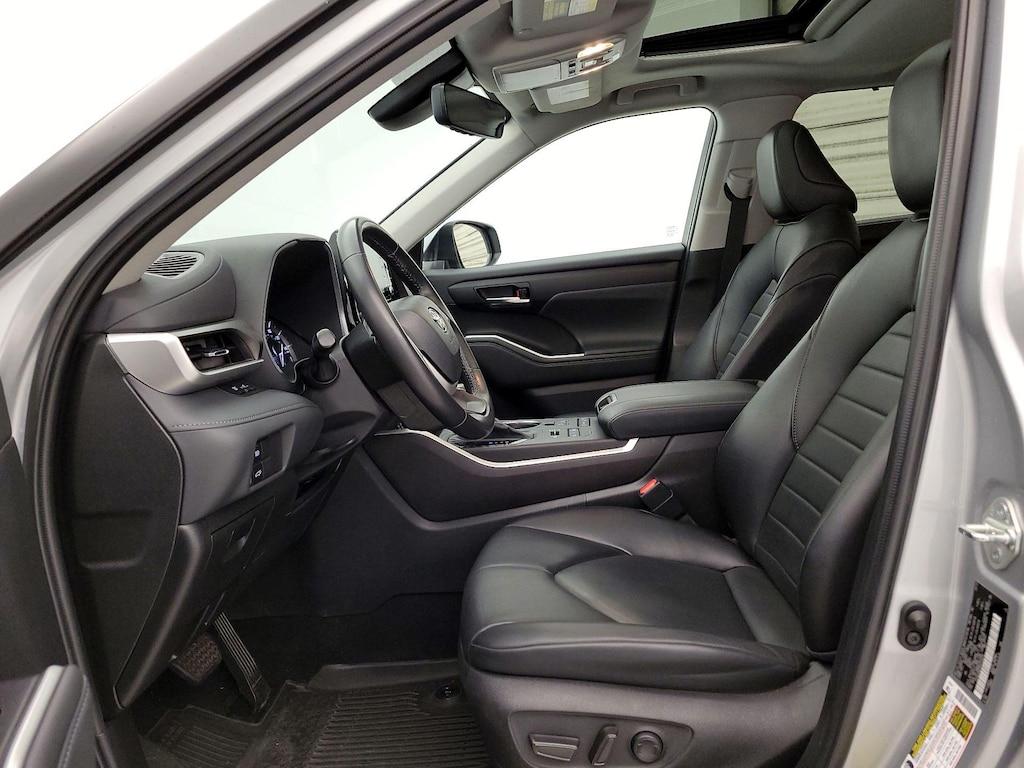 used 2022 Toyota Highlander car, priced at $36,998