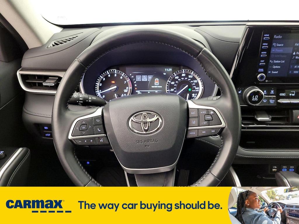 used 2022 Toyota Highlander car, priced at $36,998