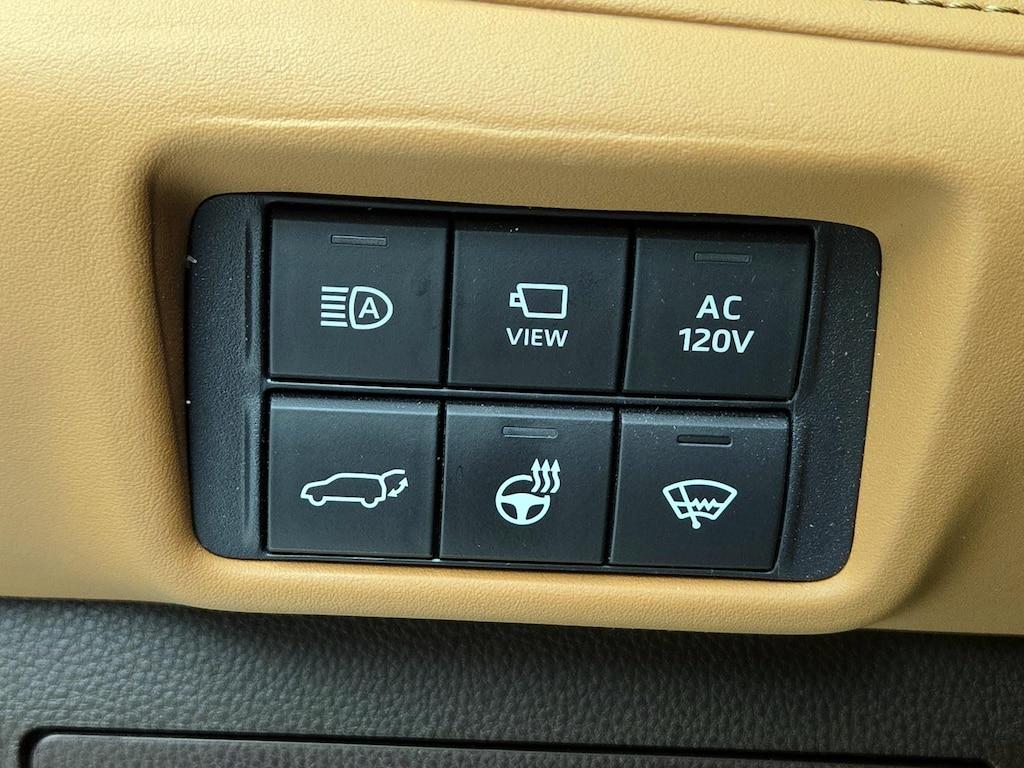 used 2022 Toyota Highlander Hybrid car, priced at $43,998