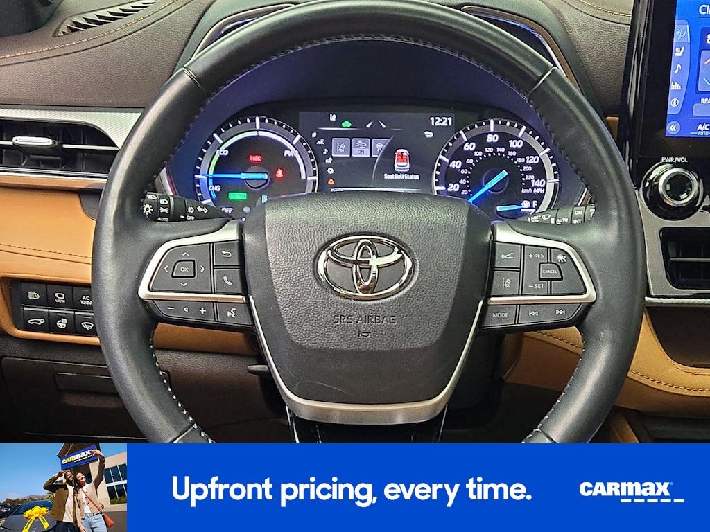 used 2022 Toyota Highlander Hybrid car, priced at $43,998