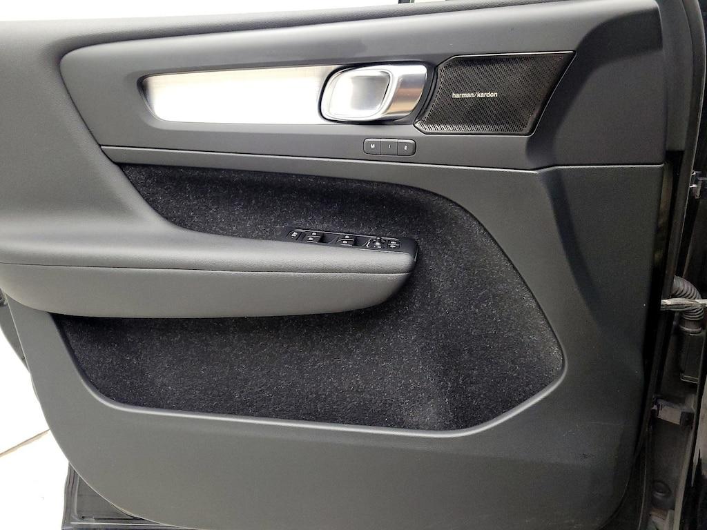 used 2019 Volvo XC40 car, priced at $22,998