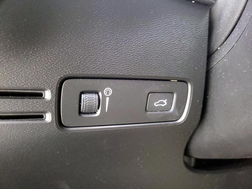 used 2019 Volvo XC40 car, priced at $22,998