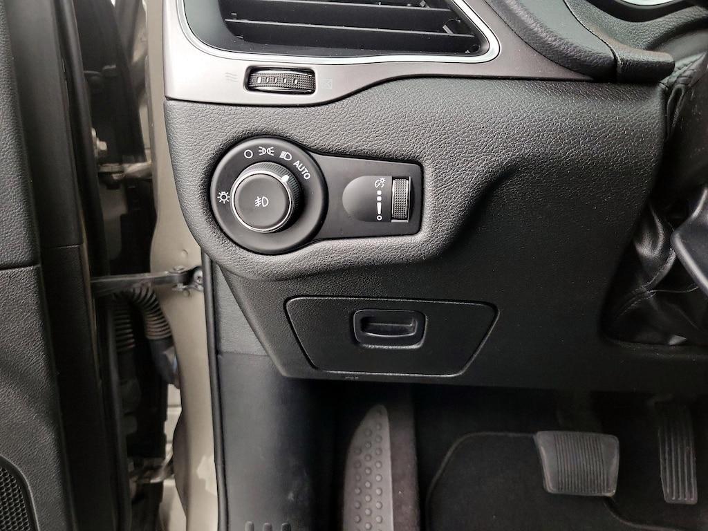used 2019 Jeep Cherokee car, priced at $14,998