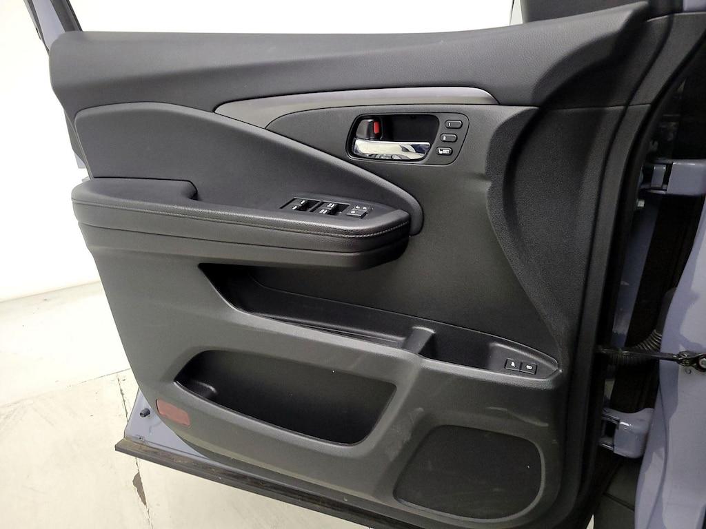 used 2022 Honda Pilot car, priced at $33,998