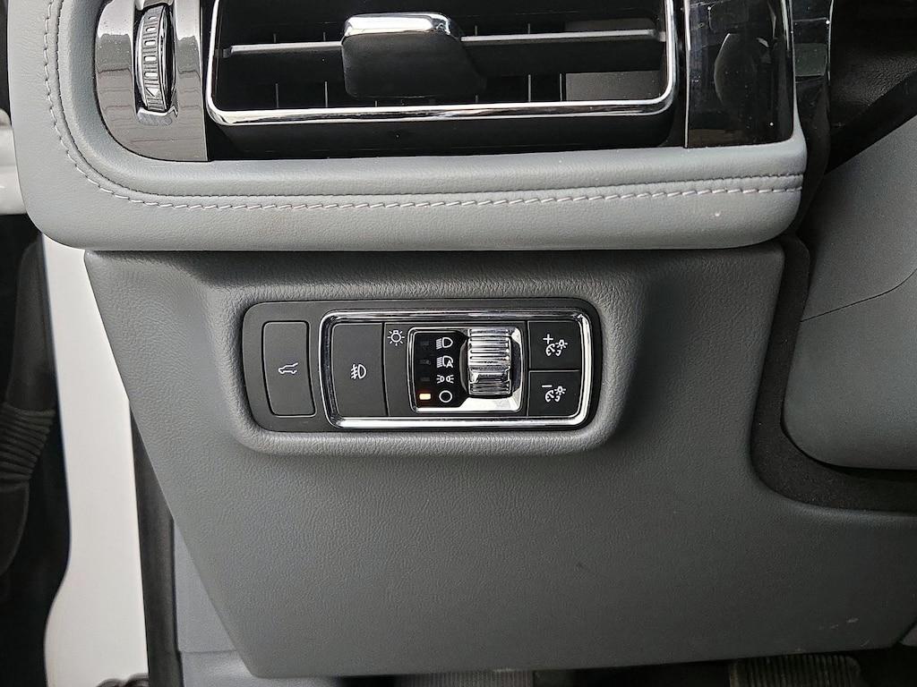 used 2020 Lincoln Aviator car, priced at $37,998