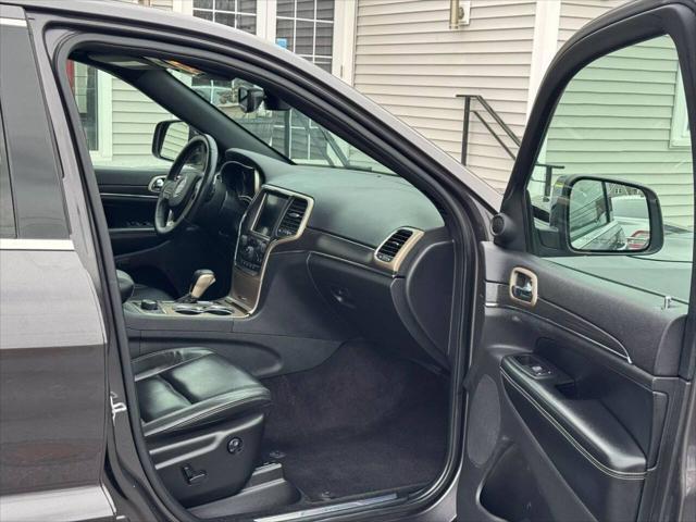 used 2017 Jeep Grand Cherokee car, priced at $15,498