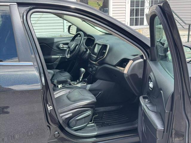 used 2015 Jeep Cherokee car, priced at $10,998