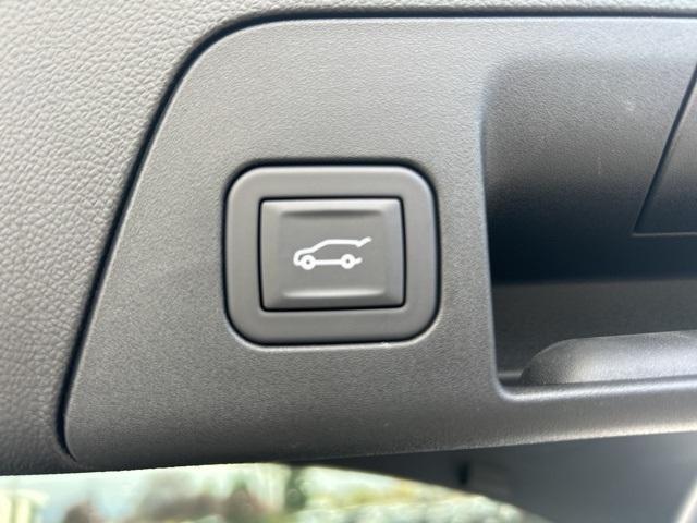 new 2025 Buick Envision car, priced at $42,401