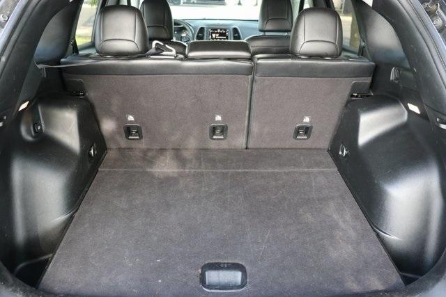 used 2023 Jeep Cherokee car, priced at $23,290
