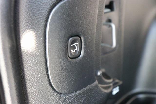 used 2018 Jeep Cherokee car, priced at $16,490