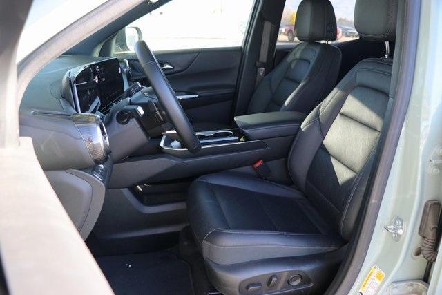 used 2025 Chevrolet Equinox car, priced at $29,690