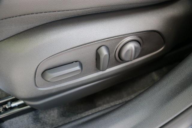 new 2025 Buick Envista car, priced at $24,709