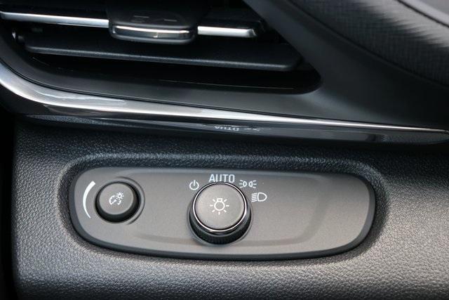 new 2025 Buick Envista car, priced at $24,709