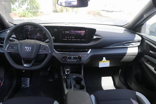 new 2025 Buick Envista car, priced at $24,709