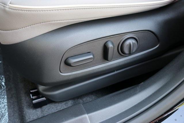 new 2025 Buick Envista car, priced at $28,961