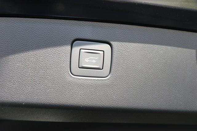 new 2025 Buick Envista car, priced at $28,961