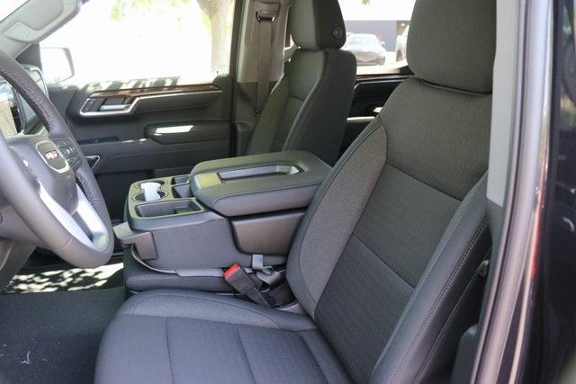new 2025 GMC Sierra 1500 car, priced at $52,471