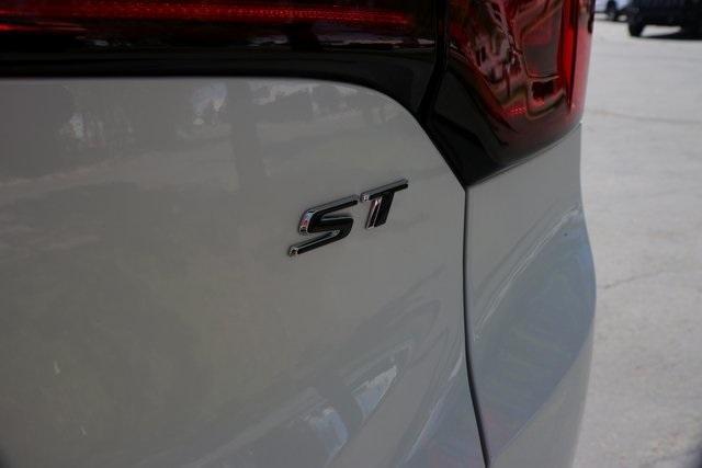 new 2024 Buick Encore GX car, priced at $31,221