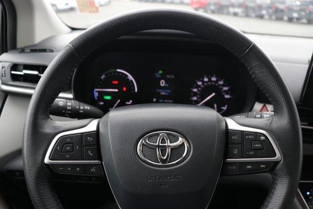 used 2024 Toyota Sienna car, priced at $39,990