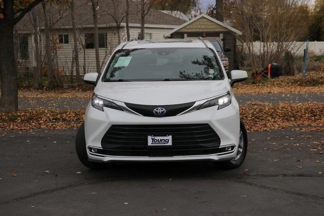 used 2024 Toyota Sienna car, priced at $39,990