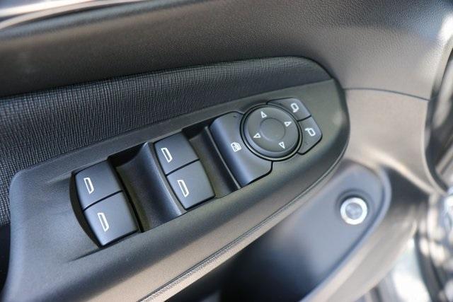 new 2025 Buick Envista car, priced at $28,961
