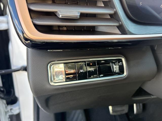 new 2025 Buick Envision car, priced at $38,942