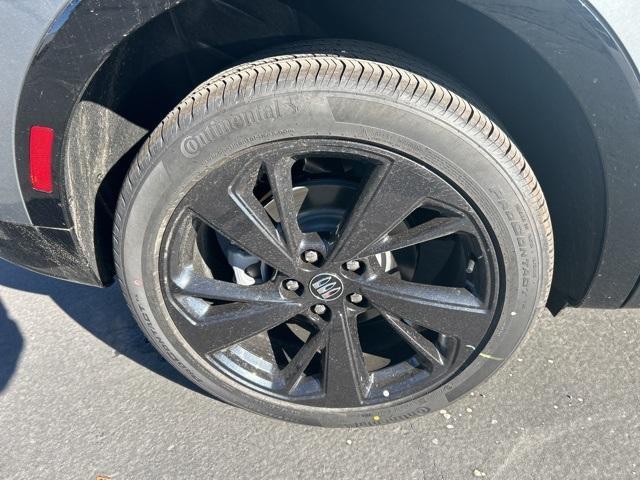 new 2025 Buick Envision car, priced at $42,401