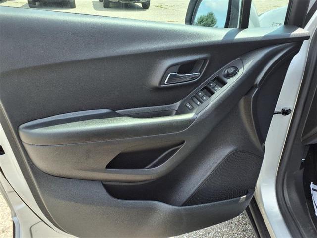 used 2022 Chevrolet Trax car, priced at $19,003