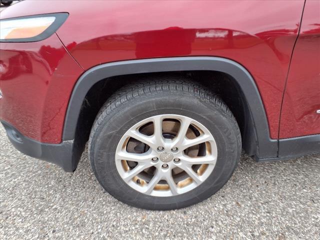 used 2015 Jeep Cherokee car, priced at $10,128