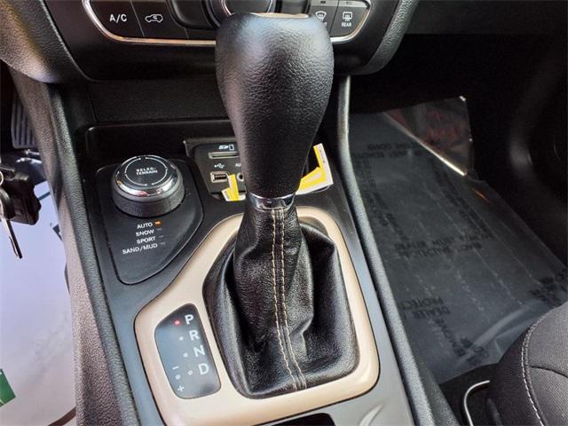 used 2015 Jeep Cherokee car, priced at $9,498