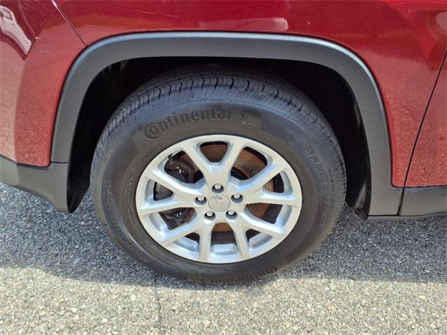 used 2015 Jeep Cherokee car, priced at $9,498
