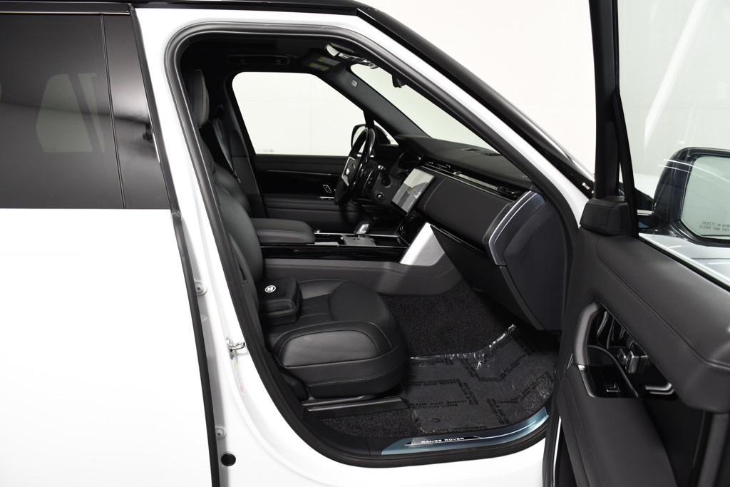 new 2025 Land Rover Range Rover car, priced at $154,560
