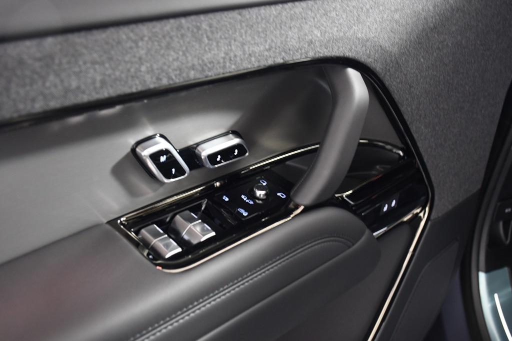 new 2025 Land Rover Range Rover Sport car, priced at $97,005