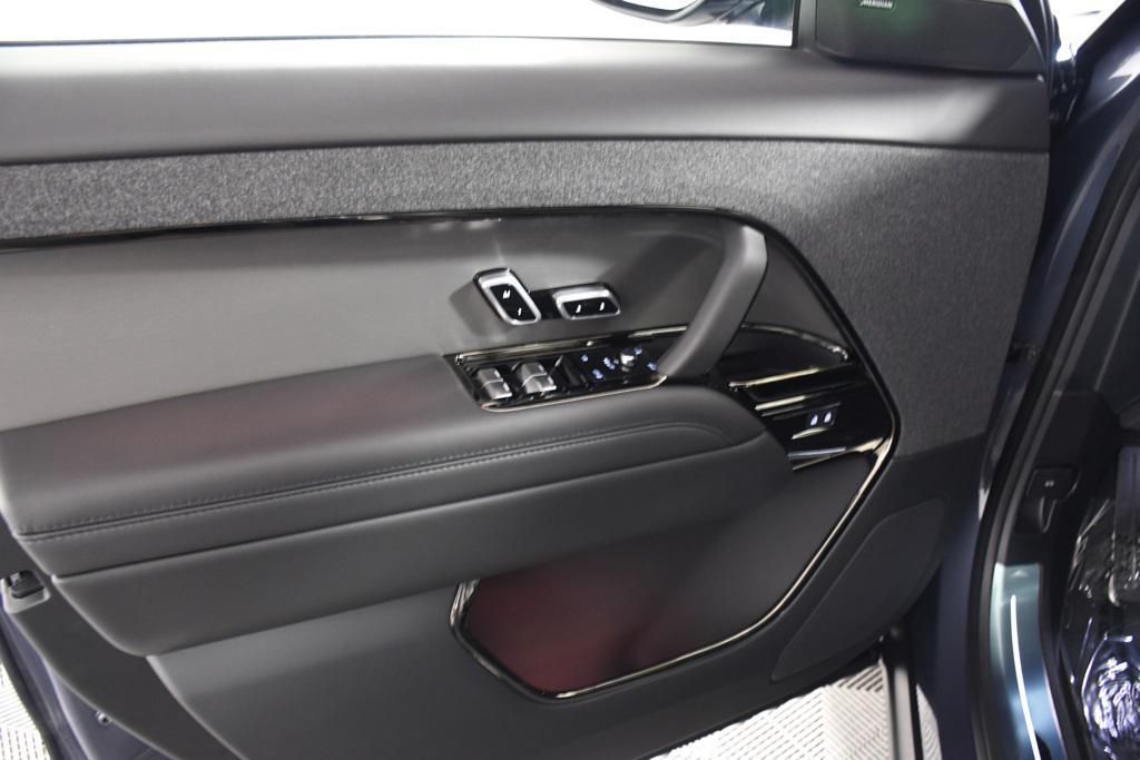 new 2025 Land Rover Range Rover Sport car, priced at $97,005