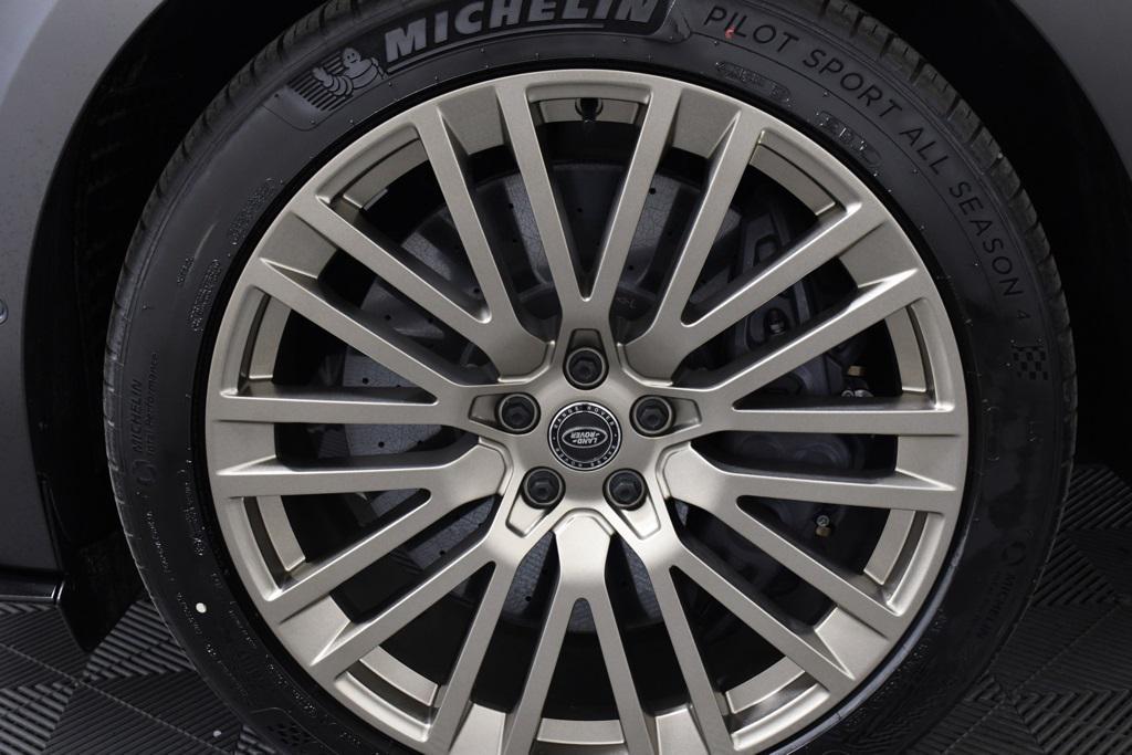 new 2025 Land Rover Range Rover Sport car, priced at $235,530