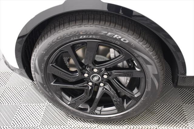 new 2025 Land Rover Discovery car, priced at $70,461
