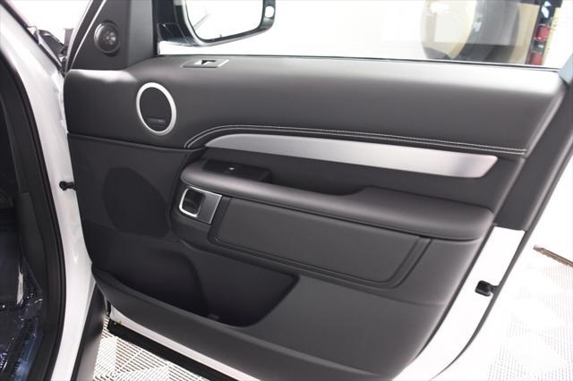 new 2025 Land Rover Discovery car, priced at $70,461