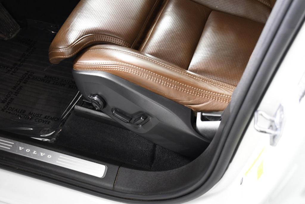 used 2020 Volvo XC90 car, priced at $27,998