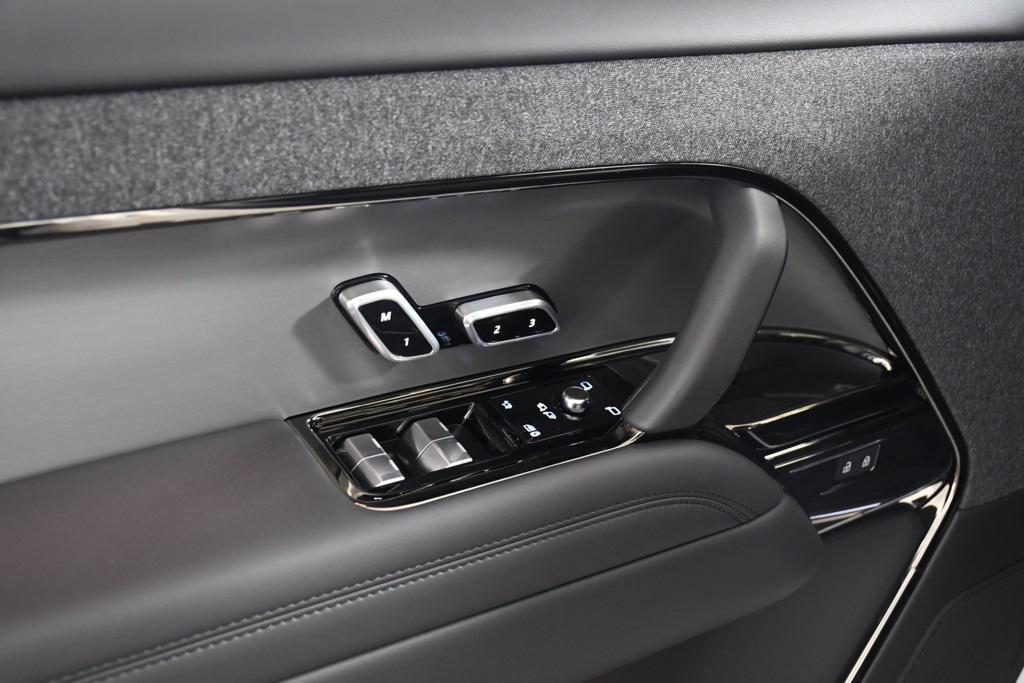 new 2025 Land Rover Range Rover Sport car, priced at $83,935