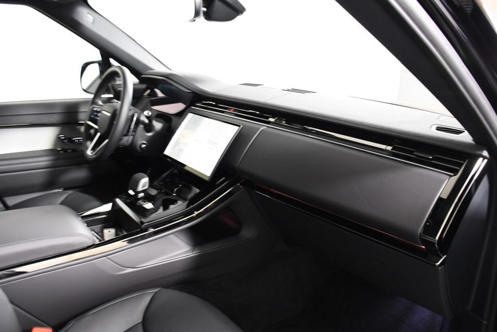 new 2025 Land Rover Range Rover Sport car, priced at $91,180