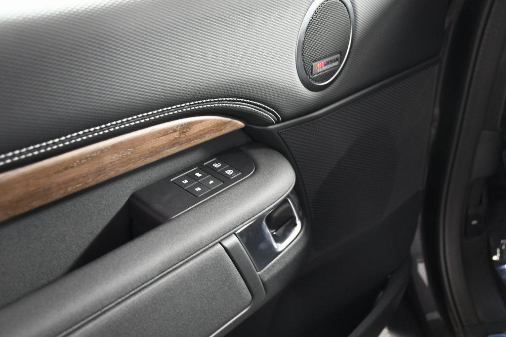 used 2024 Land Rover Discovery car, priced at $59,485