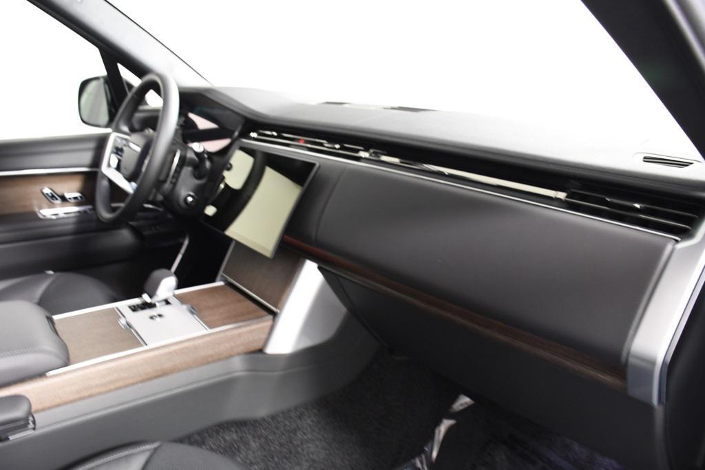 new 2025 Land Rover Range Rover car, priced at $154,181