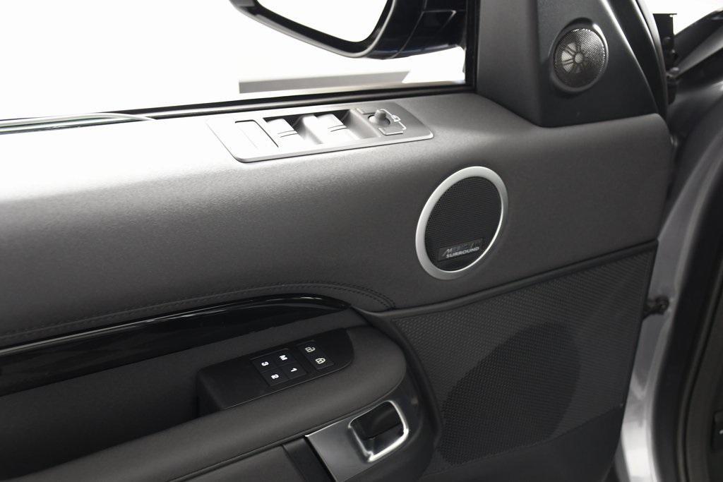 new 2025 Land Rover Discovery car, priced at $70,193
