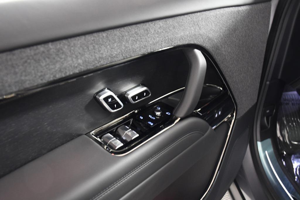 new 2025 Land Rover Range Rover Sport car, priced at $125,212