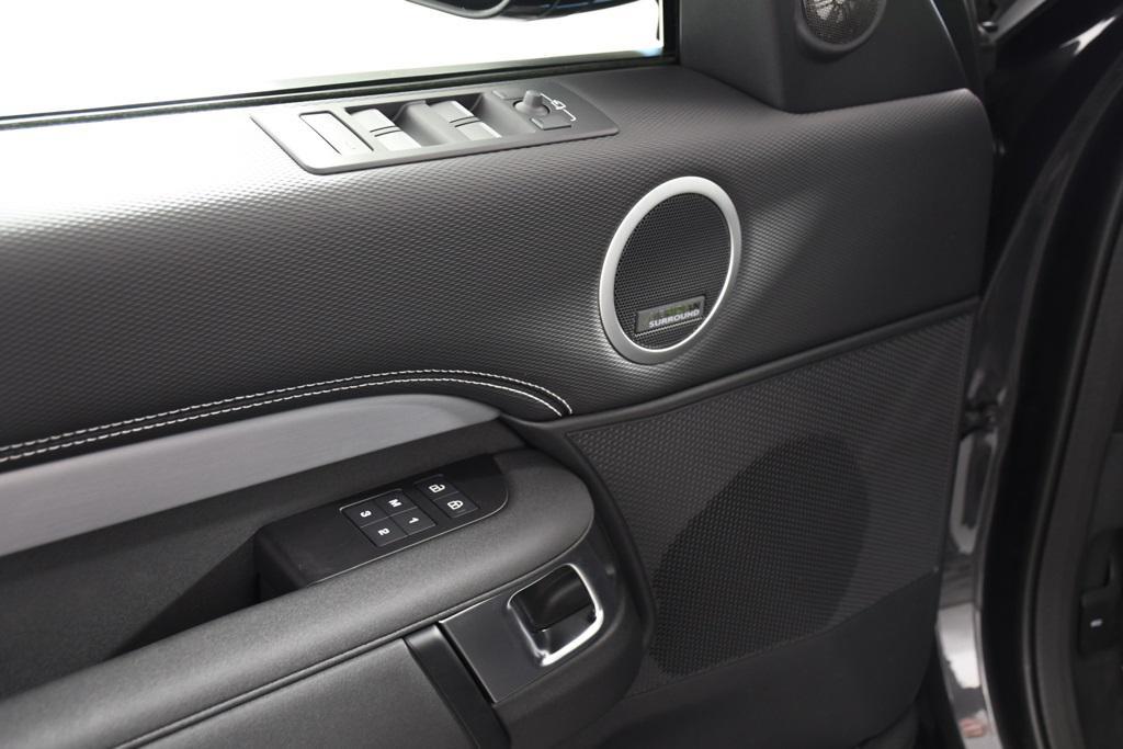 new 2026 Land Rover Discovery car, priced at $78,131
