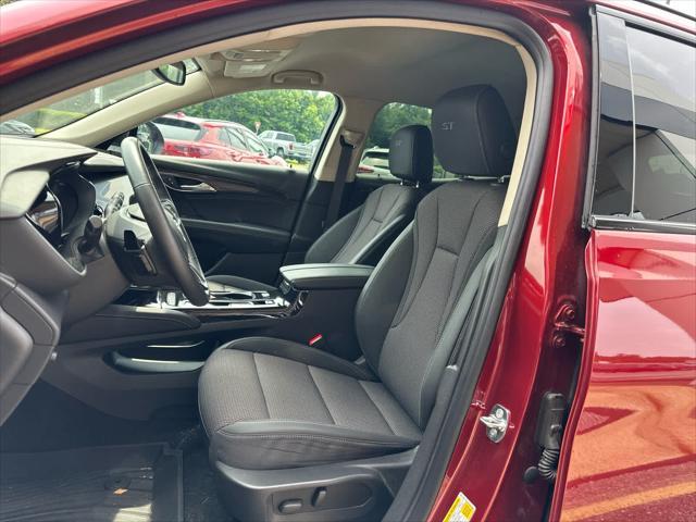 used 2023 Buick Envision car, priced at $24,998