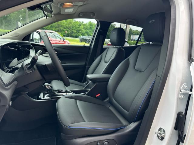 used 2025 Buick Encore GX car, priced at $28,798