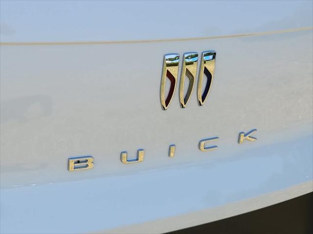 new 2025 Buick Envista car, priced at $24,635