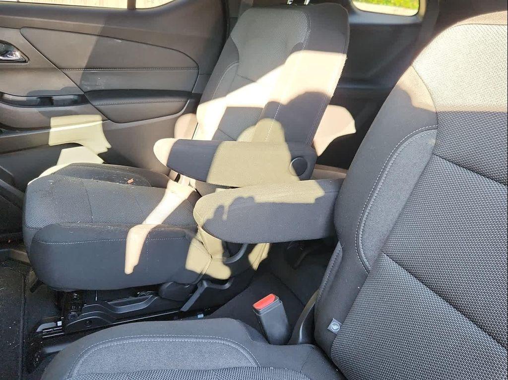 used 2022 Chevrolet Traverse car, priced at $29,998